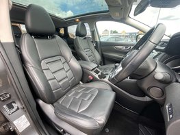 Nissan Qashqai 1.3 Qashqai N-Motion DiG-T 5dr 54
