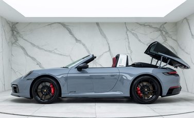 Porsche 911 Targa 4 GTS (992) 6
