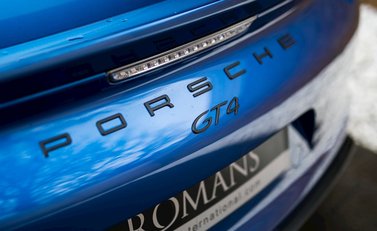 Porsche Cayman GT4 26