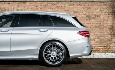 Mercedes-Benz C Class C63 Estate 26
