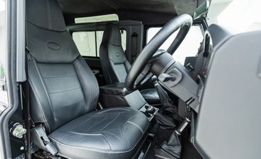 Land Rover Defender 90 XS 10