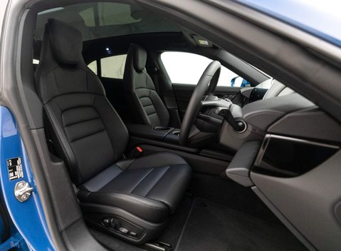 Porsche Taycan 4 CROSS TURISMO 6