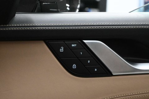 Porsche 911 3.0 911 Targa 4 Auto 4WD 2dr 72