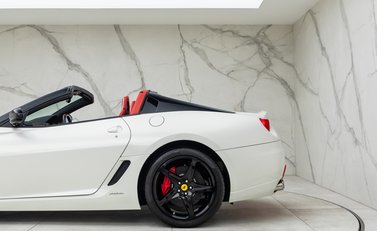 Ferrari 599 SA Aperta 46