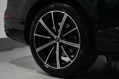 Audi Q7 TFSI QUATTRO S LINE BLACK EDITION MHEV 19