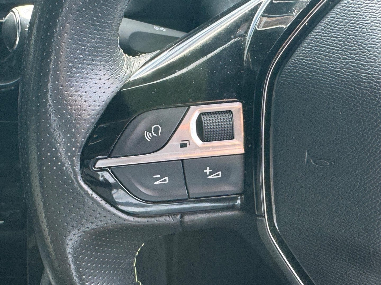 2020 Peugeot e-208 — image 17
