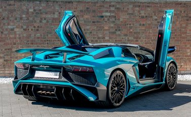 Lamborghini Aventador SV LP750-4 Roadster 8