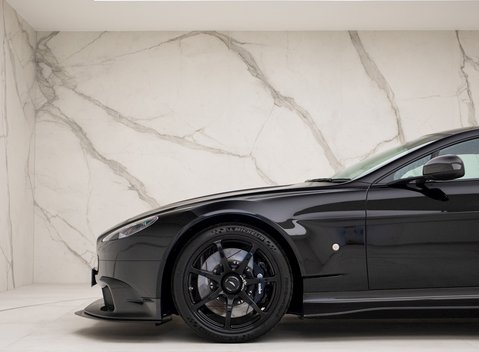Aston Martin Vantage GT8 31