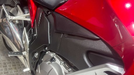 Honda VFR1200F VFR 1200 2014 ONLY 26K LUGGAGE NEW MOT WARRANTY TOURER 24