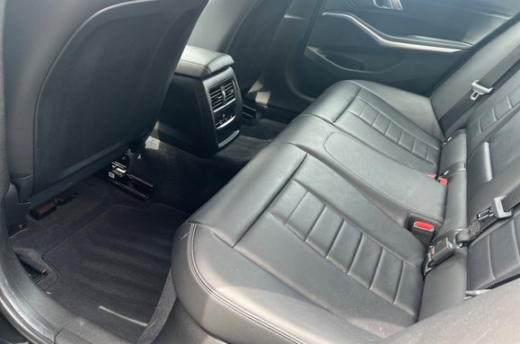 BMW 3 Series 318D SPORT 43