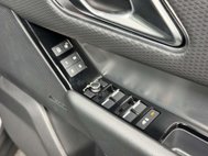 Land Rover Range Rover Velar 2.0 D240 R-Dynamic S SUV 5dr Diesel Auto 4WD Euro 6 (s/s) (240 ps) 39