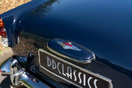 Aston Martin Lagonda Rapide Sports Saloon Manual 16