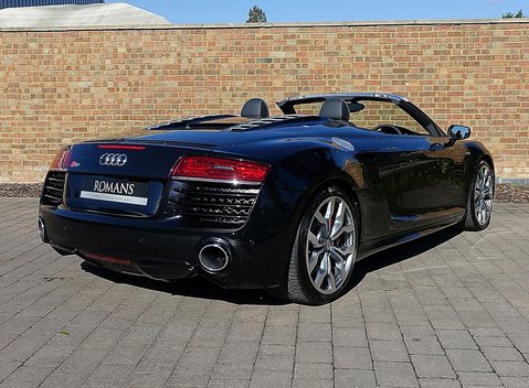 Audi R8 V10 Spyder 9