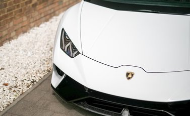 Lamborghini Huracan Spyder LP640-4 Performante 21
