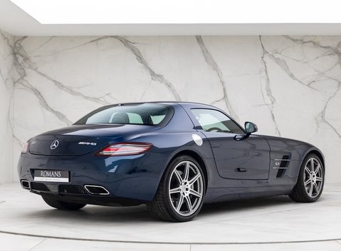 Mercedes-Benz SLS AMG 9