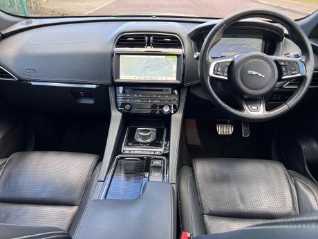 Jaguar F-Pace 3.0 D300 V6 S Auto AWD Euro 6 (s/s) 5dr 22