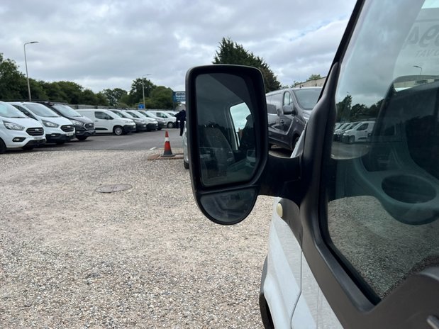 Ford Transit MWB L2H3 High Roof 350 NO VAT 19