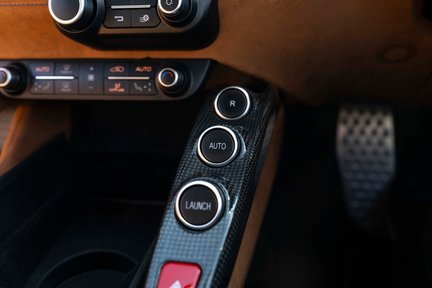 Ferrari GTC4 Lusso V12 30