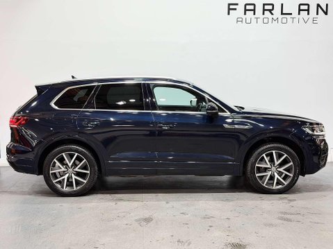 Volkswagen Touareg 3.0 TDI V6 R-Line SUV 5dr Diesel Tiptronic 4Motion Euro 6 (s/s) (286 ps) 17