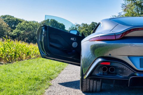 Aston Martin Vantage 4.0 Vantage V8 Auto 3dr 8
