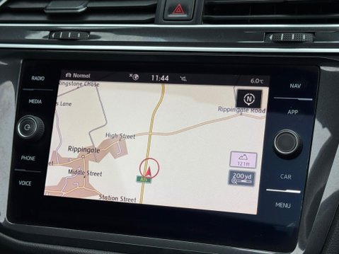 Volkswagen Tiguan 2.0 TDI R-Line Euro 6 (s/s) 5dr 18