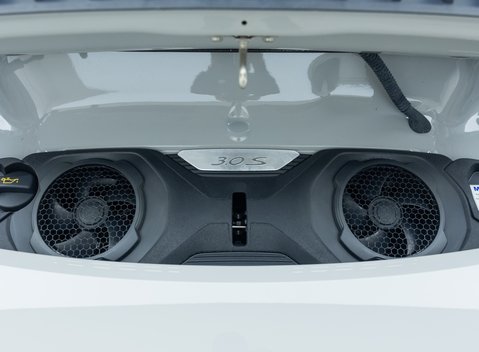 Porsche 911 Carrera 4S (992) 32