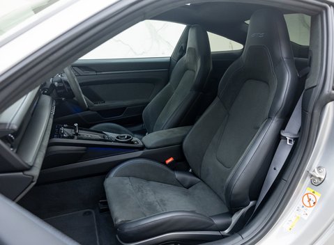 Porsche 911 Carrera GTS (992.2) 19