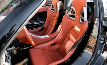 Porsche Carrera GT 14