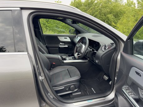 Mercedes-Benz EQA EQA 250 66KWH AMG Line Premium Auto Electric PAN ROOF/PARKTRONIC/SAT NAV 5