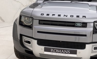 Land Rover Defender 110 HSE P300 24
