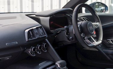 Audi R8 V10 Plus 15