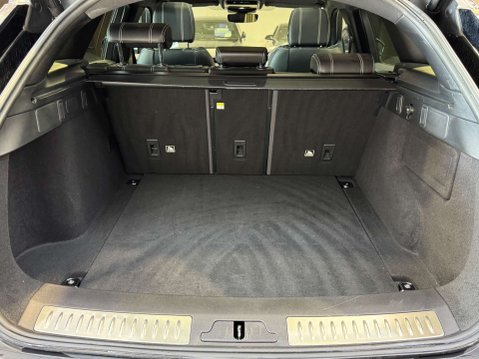 Land Rover Range Rover Velar 2.0 Range Rover Velar R-Dynamic S D240 Auto 4WD 5dr 81