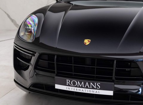 Porsche Macan TURBO PDK 21