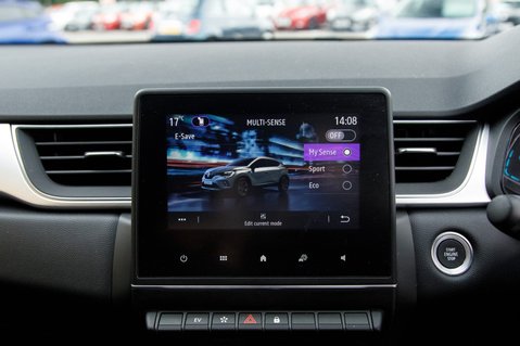 Renault Captur TECHNO E-TECH 31