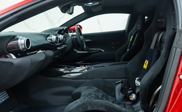 Ferrari 812 Competizione 18