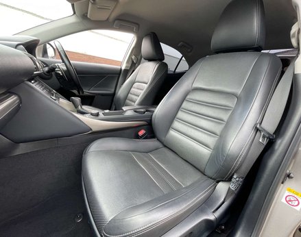 Lexus Is 2.5 IS 300h Advance CVT 4dr 64