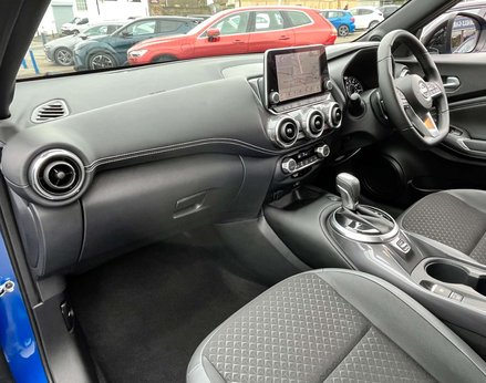 Nissan Juke 1.0 Juke N-Connecta DiG-T Semi-Auto 5dr 17