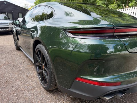 Porsche Panamera 4 PDK 18