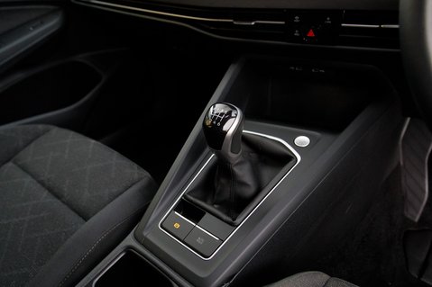 Volkswagen Golf LIFE TSI 36