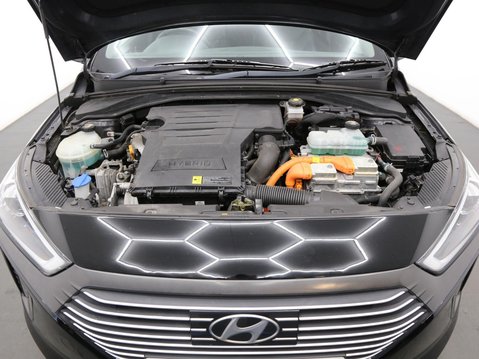 Hyundai IONIQ 1.6 h-GDi Premium SE DCT Euro 6 (s/s) 5dr 28