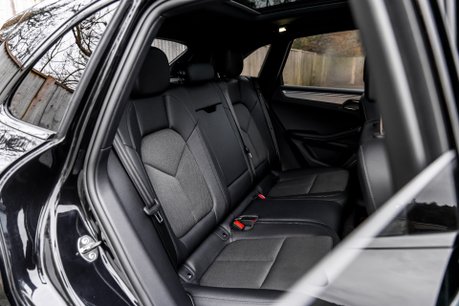 Porsche Macan S PDK. PANO ROOF. BOSE SOUND SYSTEM. HEATED FRONT SEATS. REVERSING CAMERA. 16