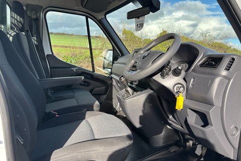 Renault Master ML35TW 130 ps dCi Business Tipper with Air Con / Tow Axle / Sat Nav 15