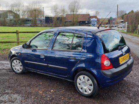 Renault Clio EXPRESSION 16V 8
