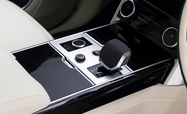 Land Rover Range Rover P400 HSE 21