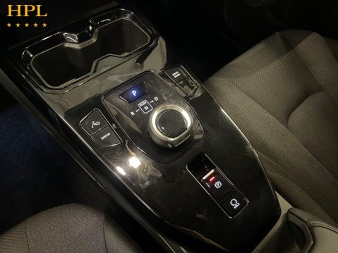 Toyota Urbancruiser 61kWh Design SUV 5dr Electric Auto (174 ps) 17