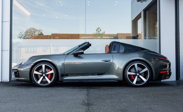 Porsche 911 Targa 4S (992) 4