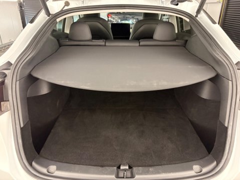 Tesla Model Y Auto RWD 5dr 25