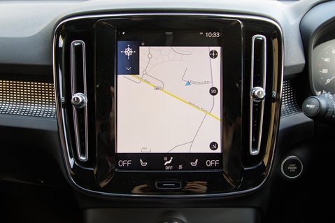 Volvo XC40 B4 R-DESIGN PRO AWD MHEV 26