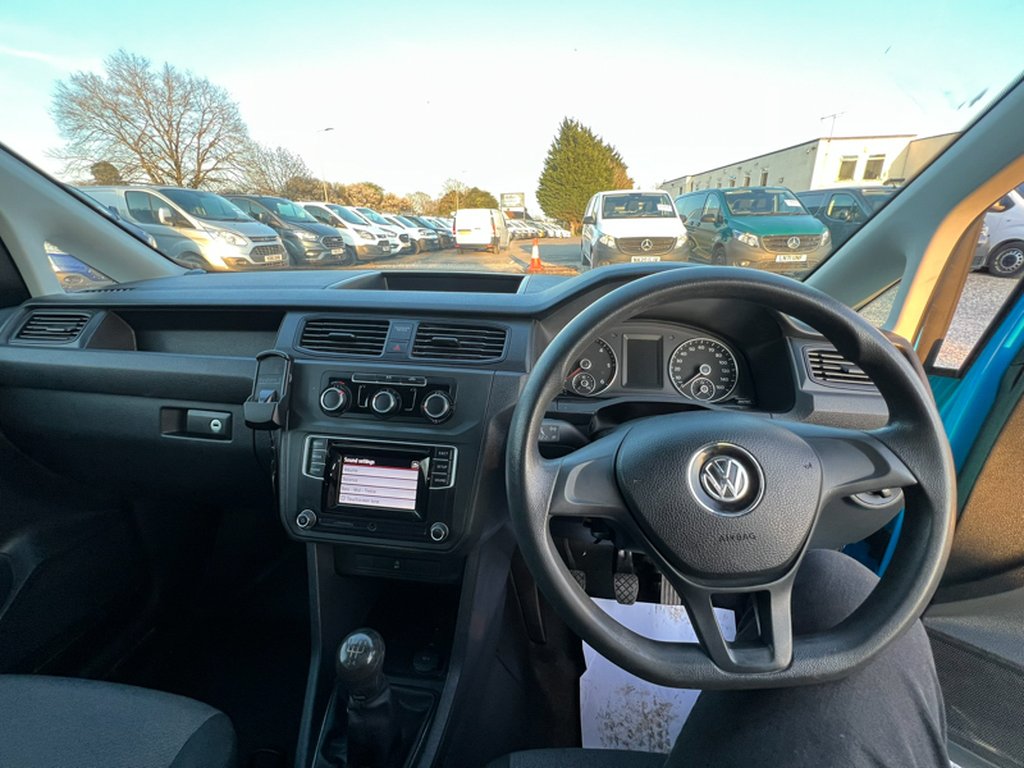 2017 Volkswagen Caddy Maxi Crew Cab LWB L2H1 Low Roof Startline C20 Air Con Alloys EURO 6 NO VAT — thumbnail 43 of 51