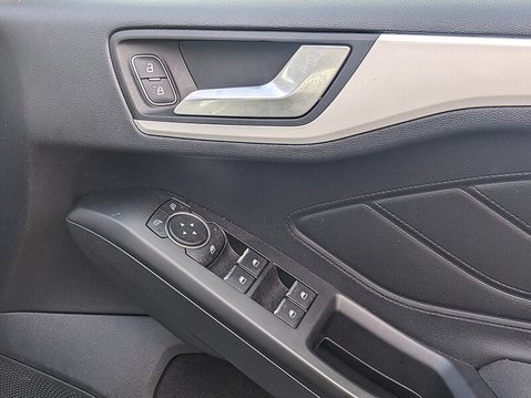 Ford Focus EcoBlue Zetec 23